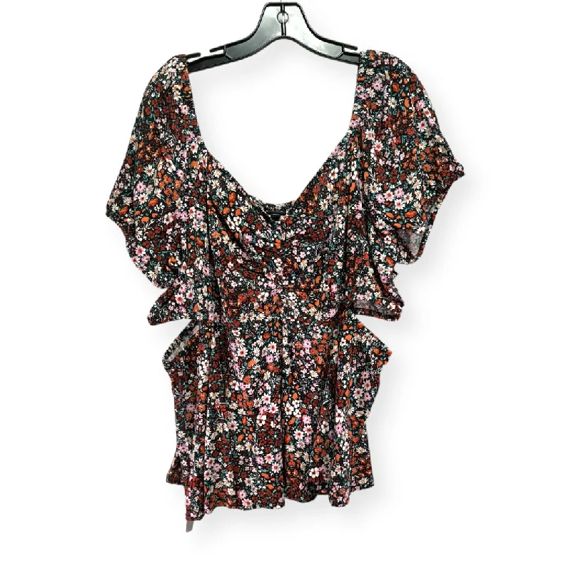 Top Short Sleeve By Torrid  Size: 2x